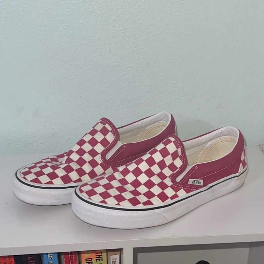 Vans size 7 men’s dark pink / maroon women’s 8.5